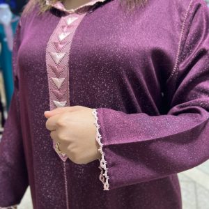 Djellaba moderne confectionnée à la main