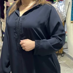 Djellaba moderne confectionnée à la main