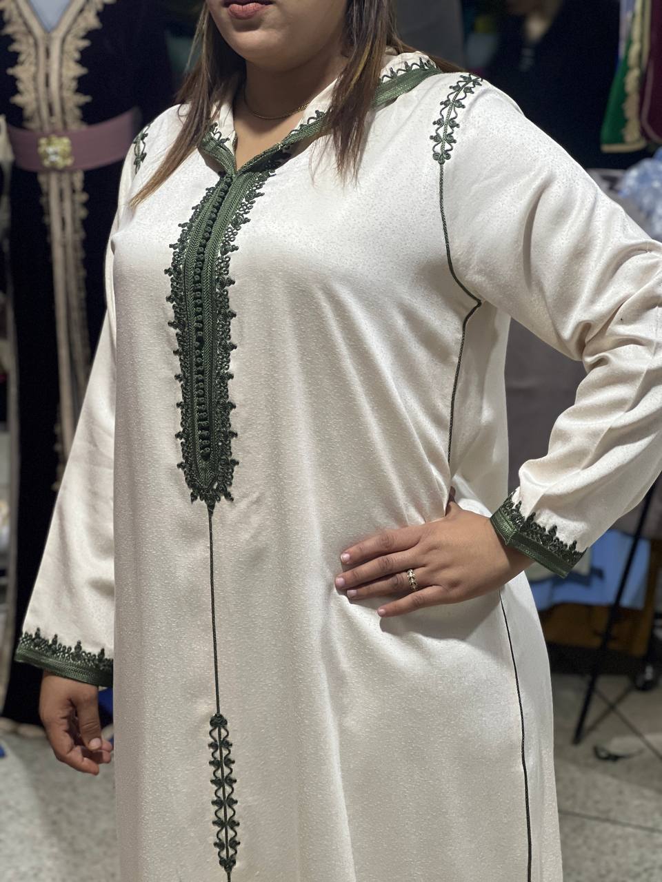 Djellaba moderne confectionnée à la main - Image 3