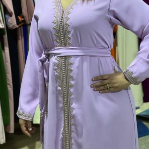 keftan moderne confectionnée à la main par un maître artisan