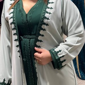 keftan moderne confectionnée à la main par un maître artisan